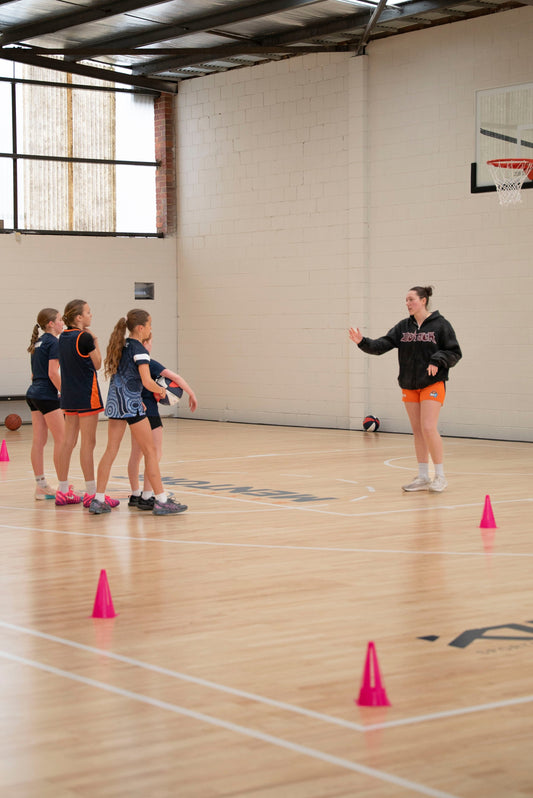 After school basketball training in Cheltenham, Melbourne. Small groups of up to 4 players, expert coaching, Dr Dish shooting machines. Weekday afternoon sessions. Book now.